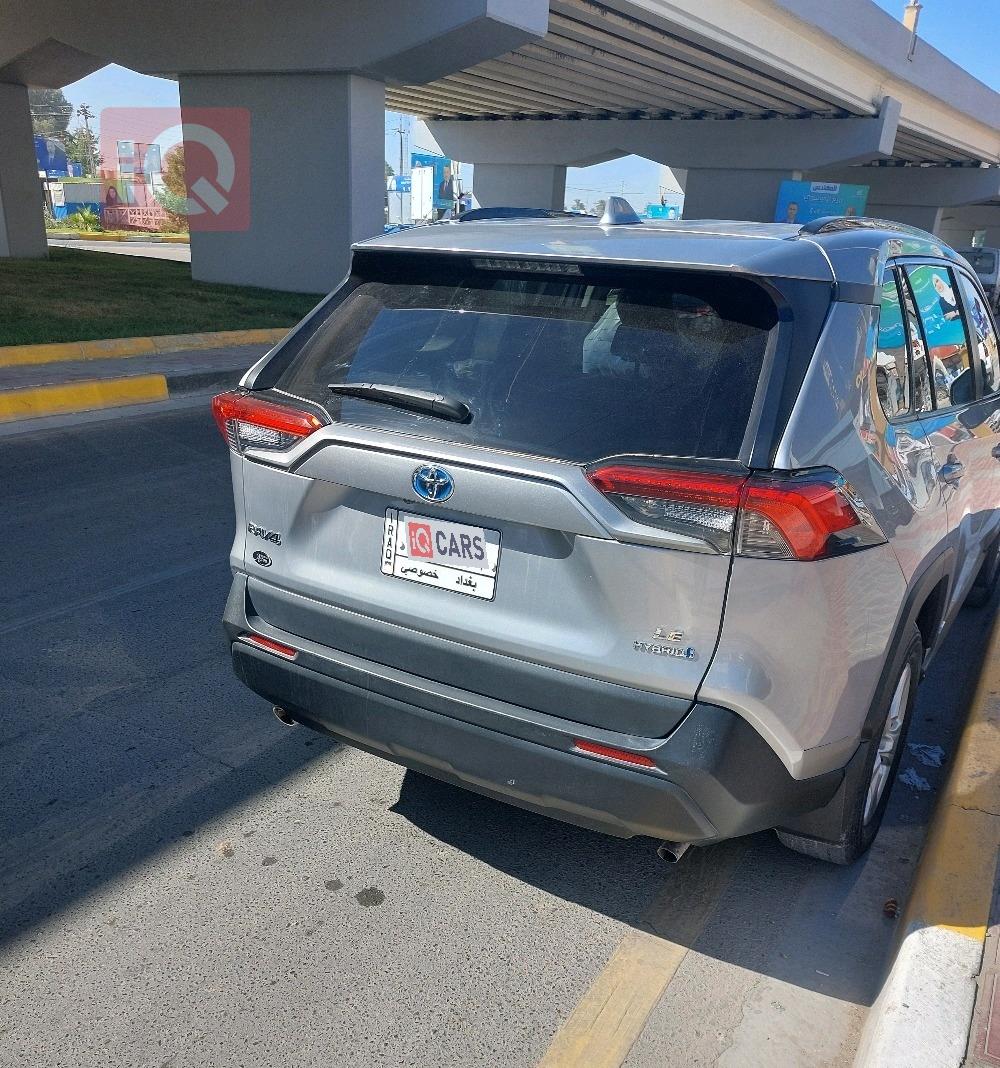 تۆیۆتا ڕاڤ 4